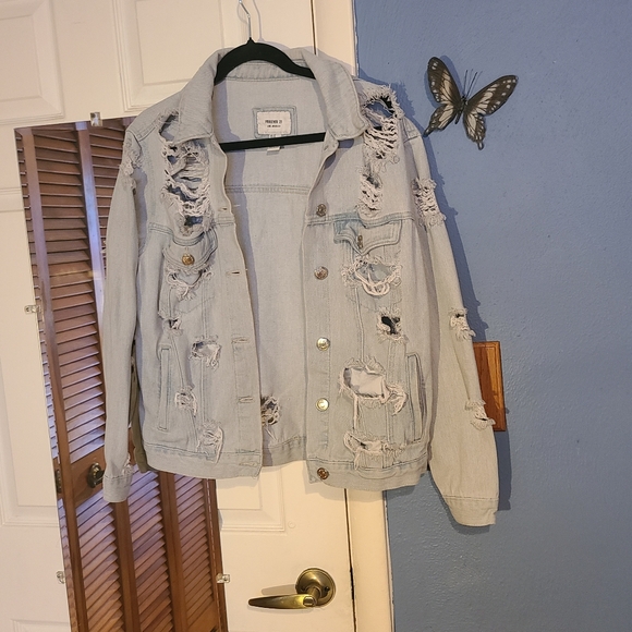 Distressed Light Blue Denim Jacket Forever 21 Size M - Picture 10 of 13